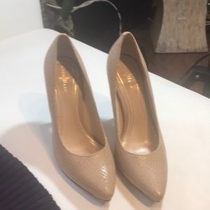 Cole Haan pumps size 7,5